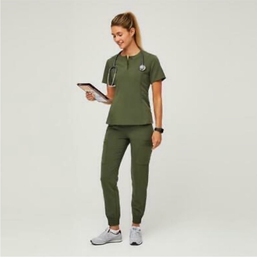 Figs Womens Technical Collection- Scrub Joggers -Dark Olive Green  Size X-small